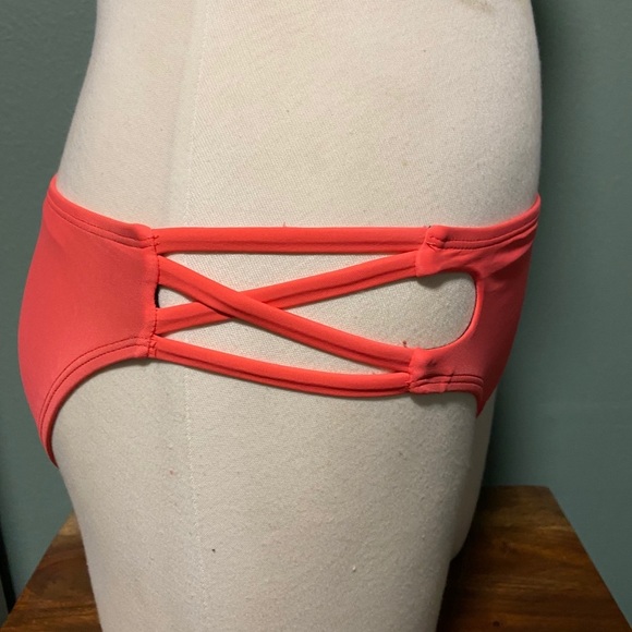 Indigo Rein sexy bikini swimsuit - Picture 5 of 9